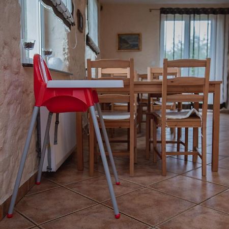 Dworek Debina - Idealny Dla Rodzin I Przyjaciol - Wspolna Sala Do Biesiadowania , Plaza Przyjazna Psom Bagian luar foto