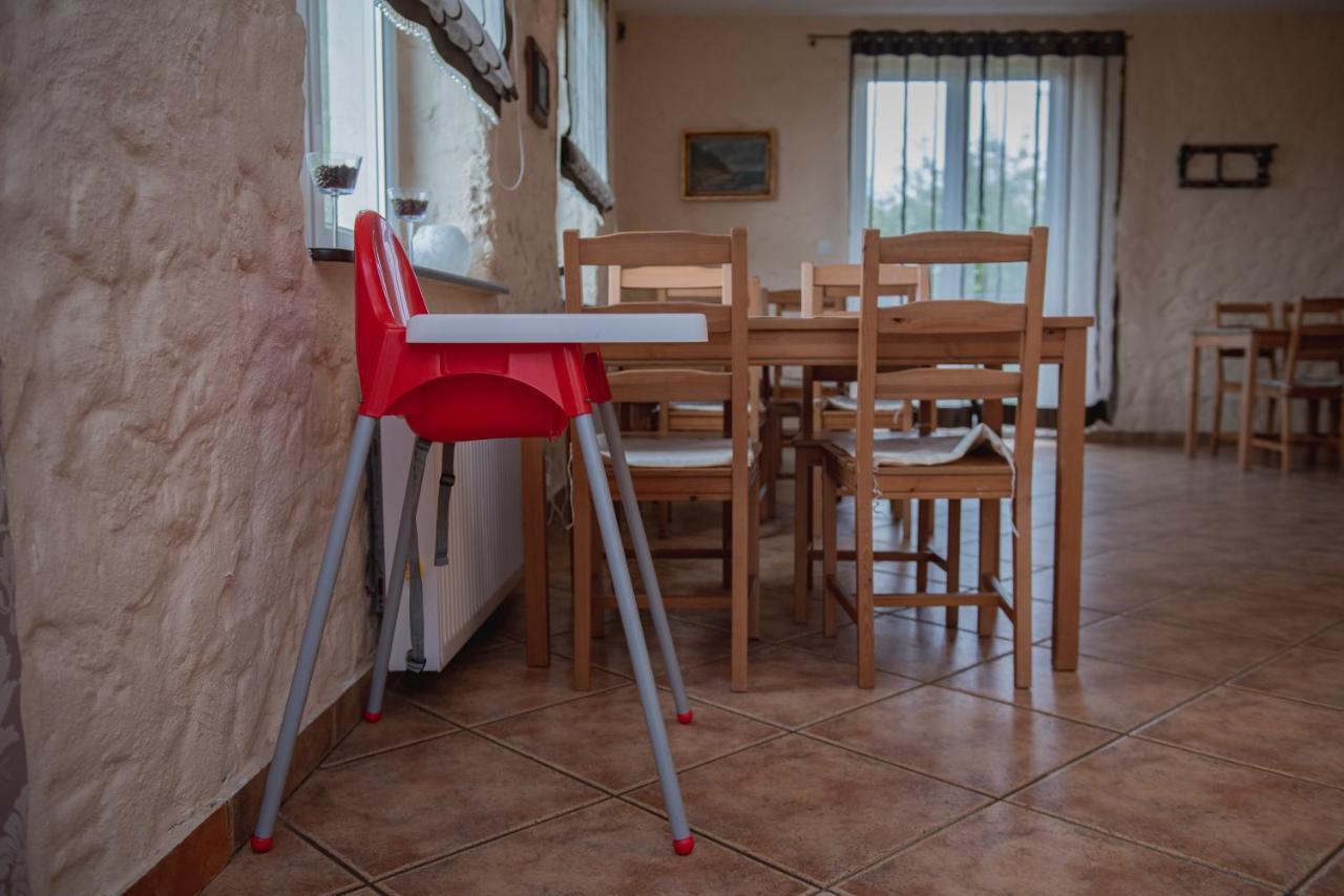 Dworek Debina - Idealny Dla Rodzin I Przyjaciol - Wspolna Sala Do Biesiadowania , Plaza Przyjazna Psom Bagian luar foto