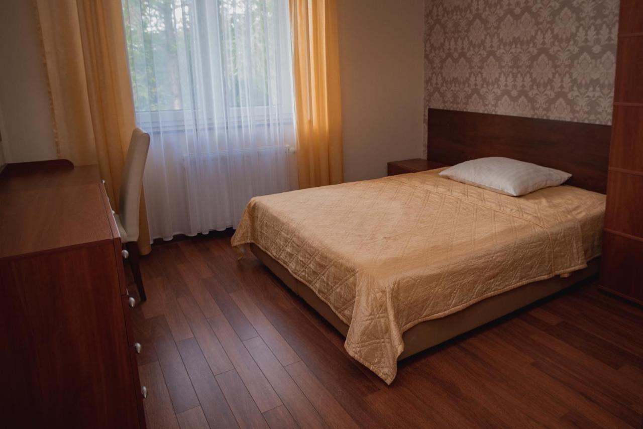 Dworek Debina - Idealny Dla Rodzin I Przyjaciol - Wspolna Sala Do Biesiadowania , Plaza Przyjazna Psom Bagian luar foto